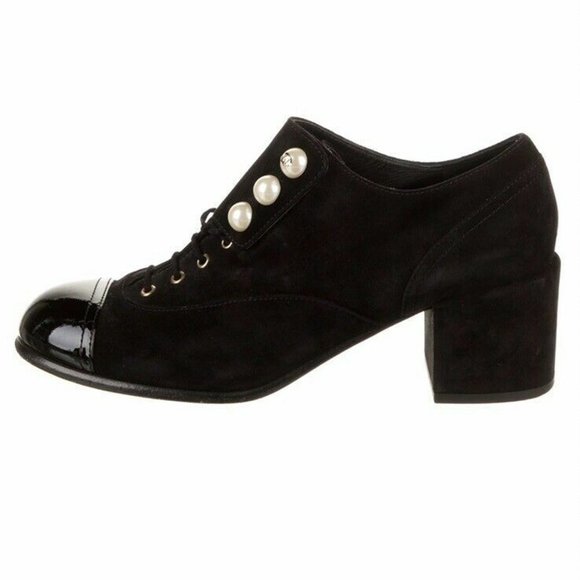 Chanel Interlocking CC Logo Suede Shoes Booties Lace Up With Pearl Buttons - Picture 3 of 8